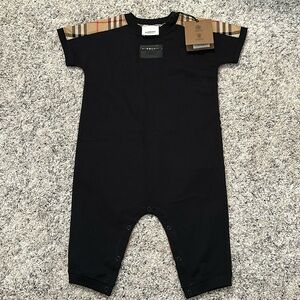 Brand New never been worn Burberry baby jumpsuit - Size 12M
